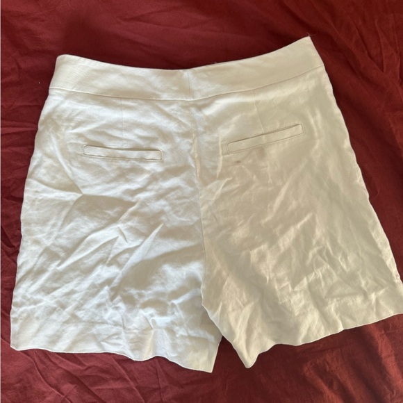 Women’s White linen shorts - Picture 3 of 3